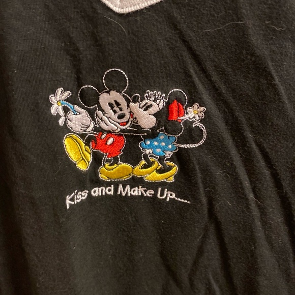 Disney M Top Sleep Wear Pajama Top Black Mickey Minnie Mouse Kiss Ringer T Shirt - Picture 2 of 6